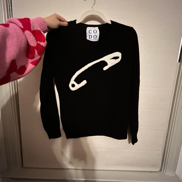 Size medium - Picture 2 of 2